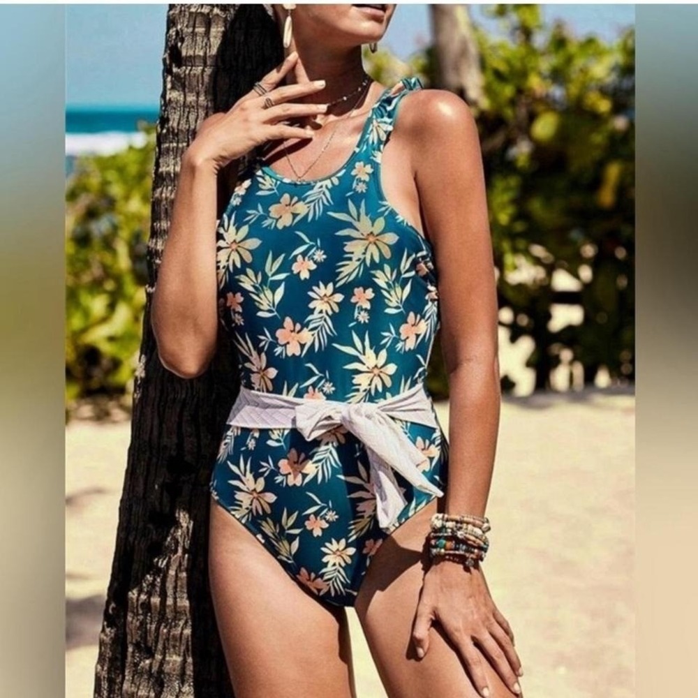 Blue Floral‎ One-Piece Swimsuit Size M • Low‑Back • Built‑In Bra • Y2K Beachwear
